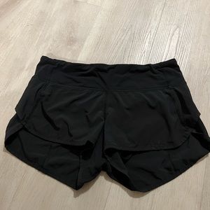 Black Lululemon speed shorts 2.5” size 4